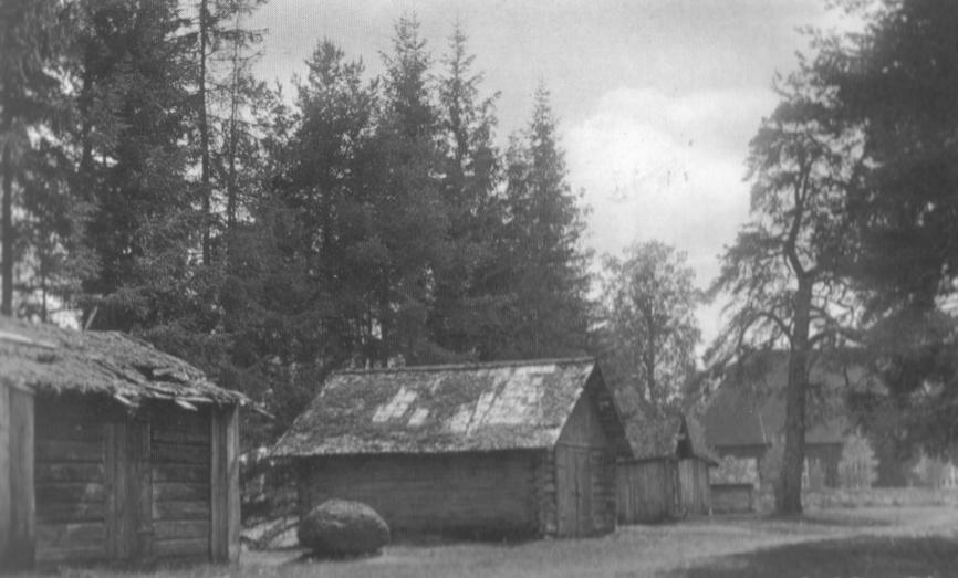 Hur kan något så stort bara försvinna? Kyrkstallarna ser ganska risiga ut på det här fotot.